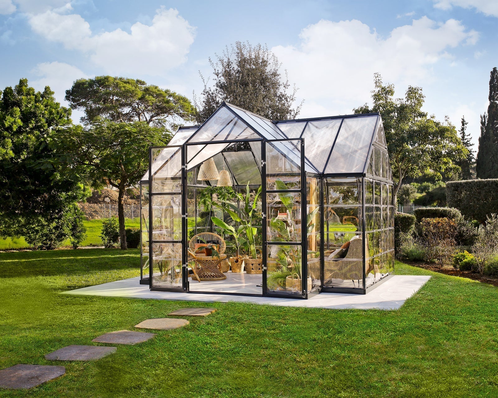 Garden Greenhouse: Complete Guide, Tips and Maintenance | Chestergarden ...